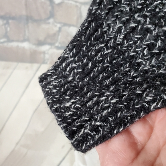 Aritzia TNA Crewneck Black White Marled Wool Angora Cashmere Sweater  Small - Picture 5 of 10